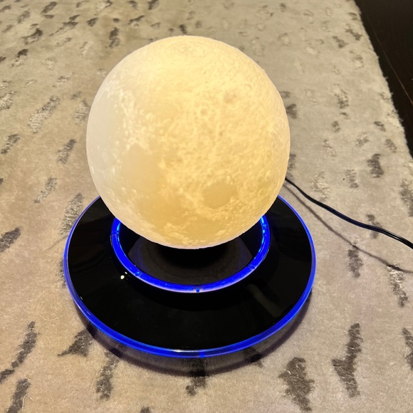 Lot of 2: Levitating Moon Lamp and Planetary Nightlight MSRP: $149+tax - Picture 3 of 7